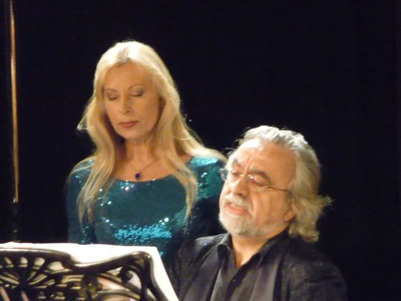 Cornelia Bielefeldt und Nicolas Kemmer gemeinsam auf der Bühne